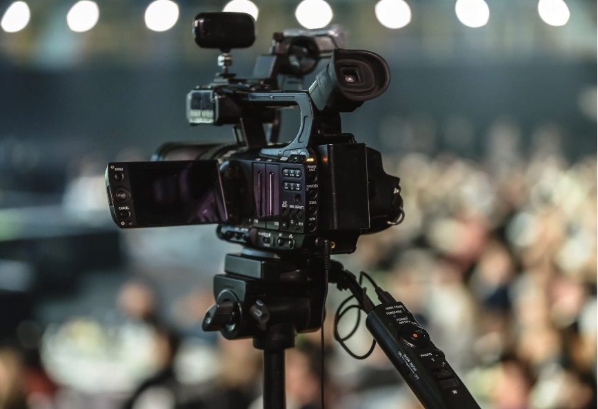 Videomarketing - Das Bild zeigt eine aufgestellte Kamera